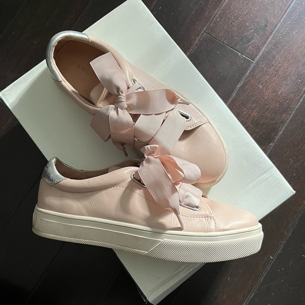 Caslon Carter Pink Leather Ribbon Shoelace Sneakers fit like sz7.5